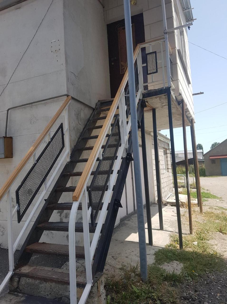Dream House & Hostel Sevan Exterior photo